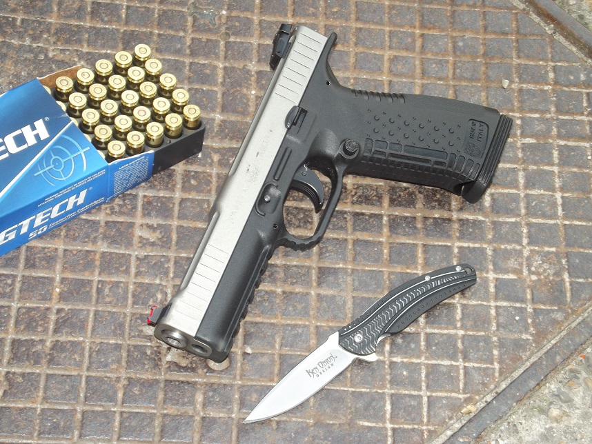 strike one kepes fele kicsi