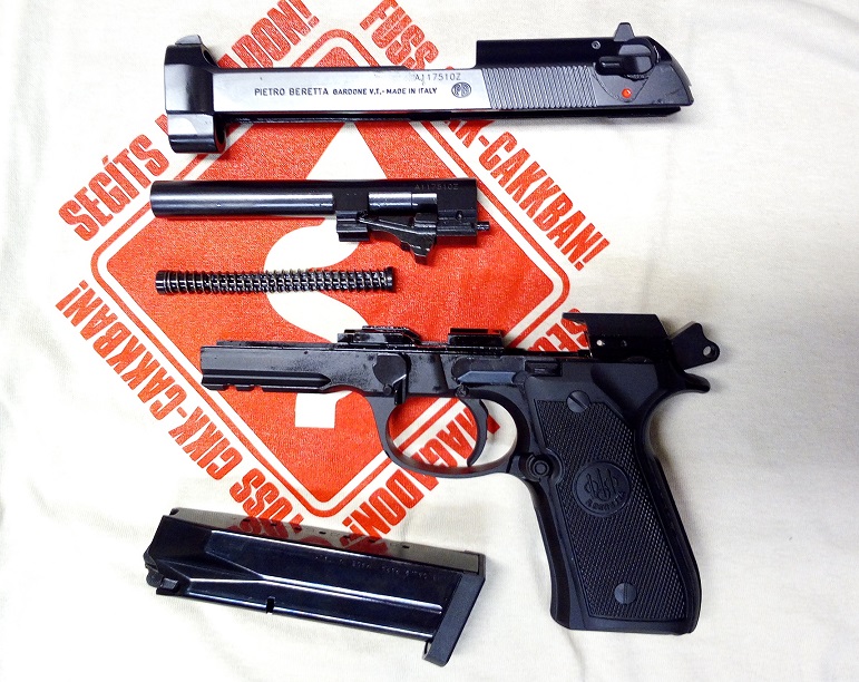 beretta m92a1 szetszedve